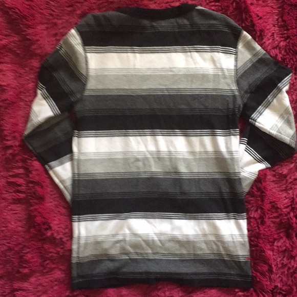 Carbon grey black white striped long-sleeve shirt - Picture 4 of 8